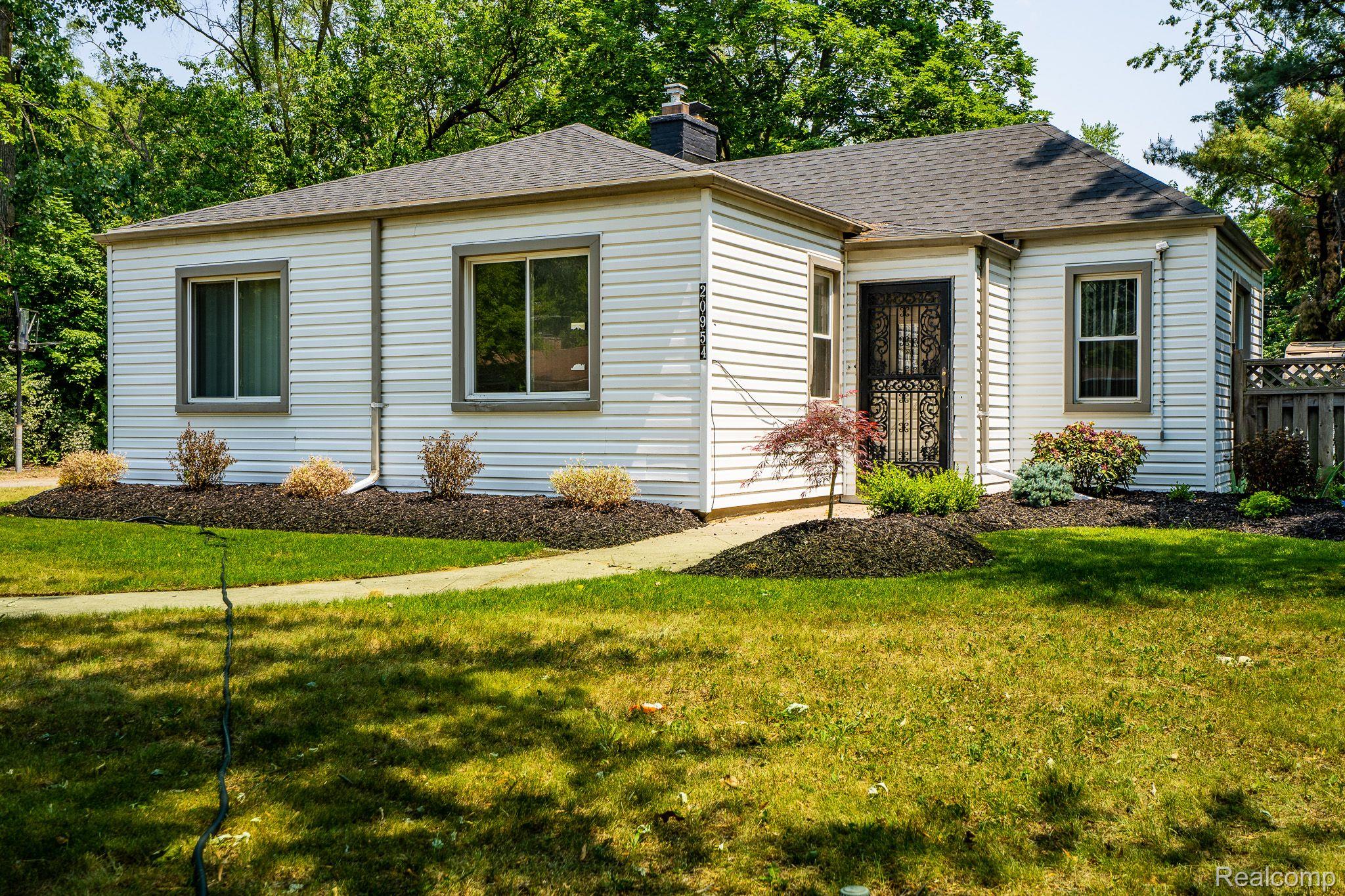 20954 Greenview Road Southfield, MI 48075 - Photo 1 of 55 Gallery Image 1