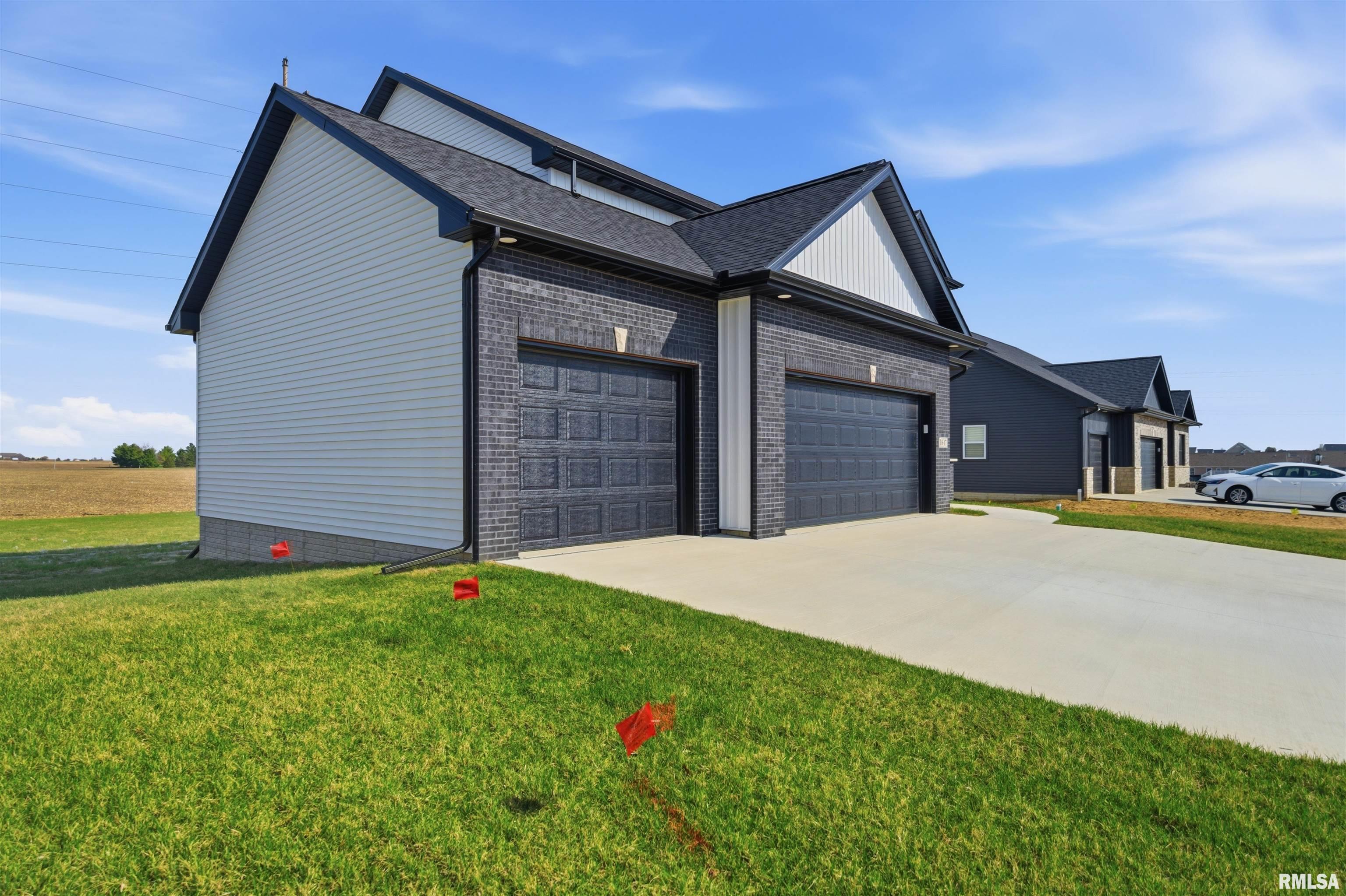 1617 Rustic Oak Drive Washington, IL 61571 - Photo 2 of 54