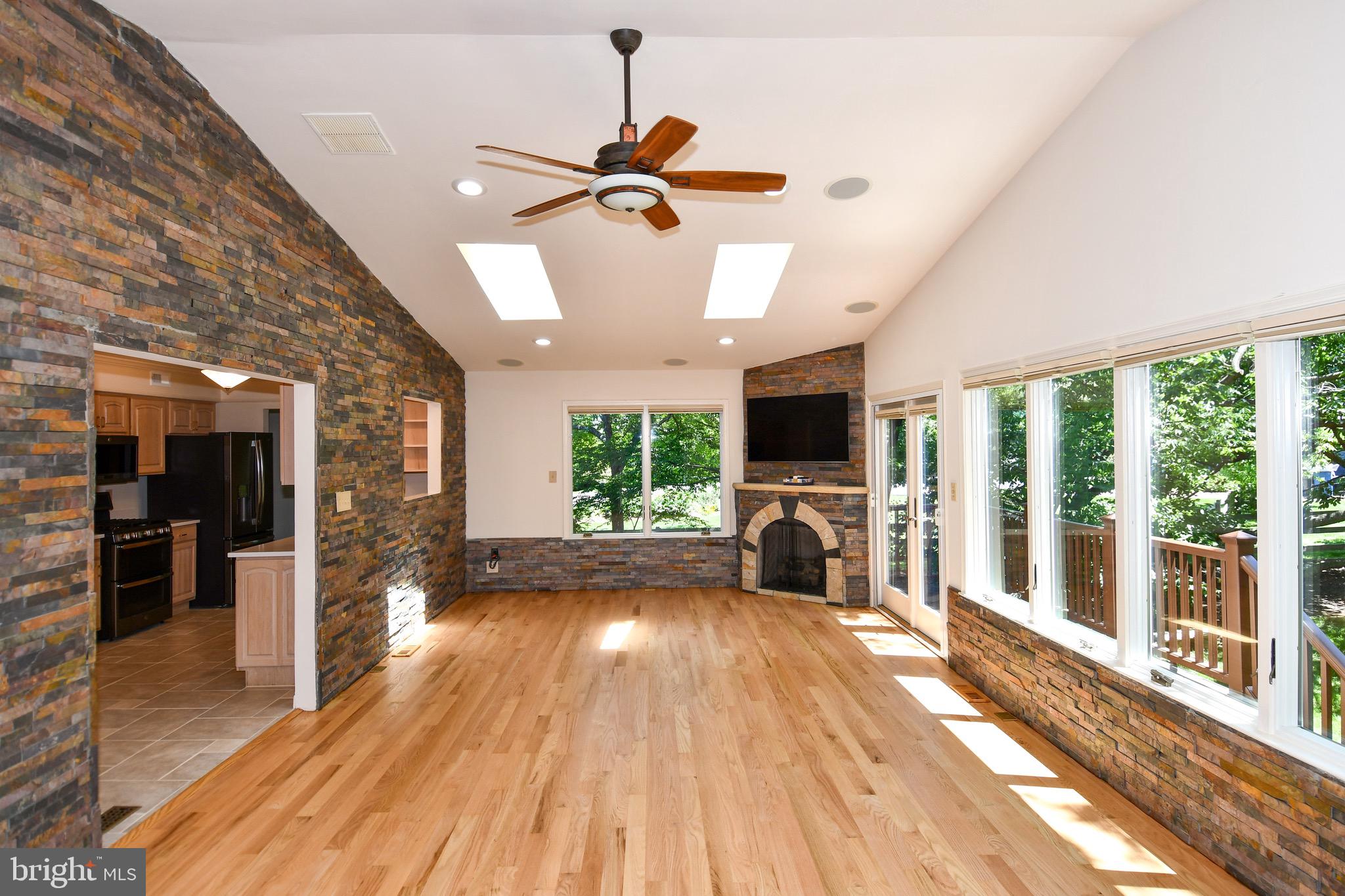 11061 Tottenham Lane Reston, VA 20194 - Photo 28 of 89