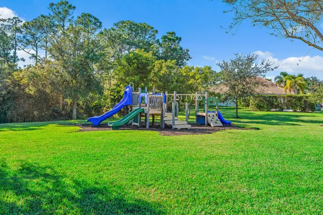 $749,900 | 5537 Southeast Hammock Reserve Terrace, Hobe Sound, FL 33455