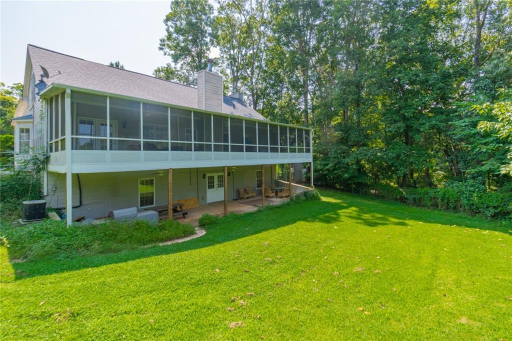 1610 Plunkett Road Buford, GA 30519 - Photo 16 of 40