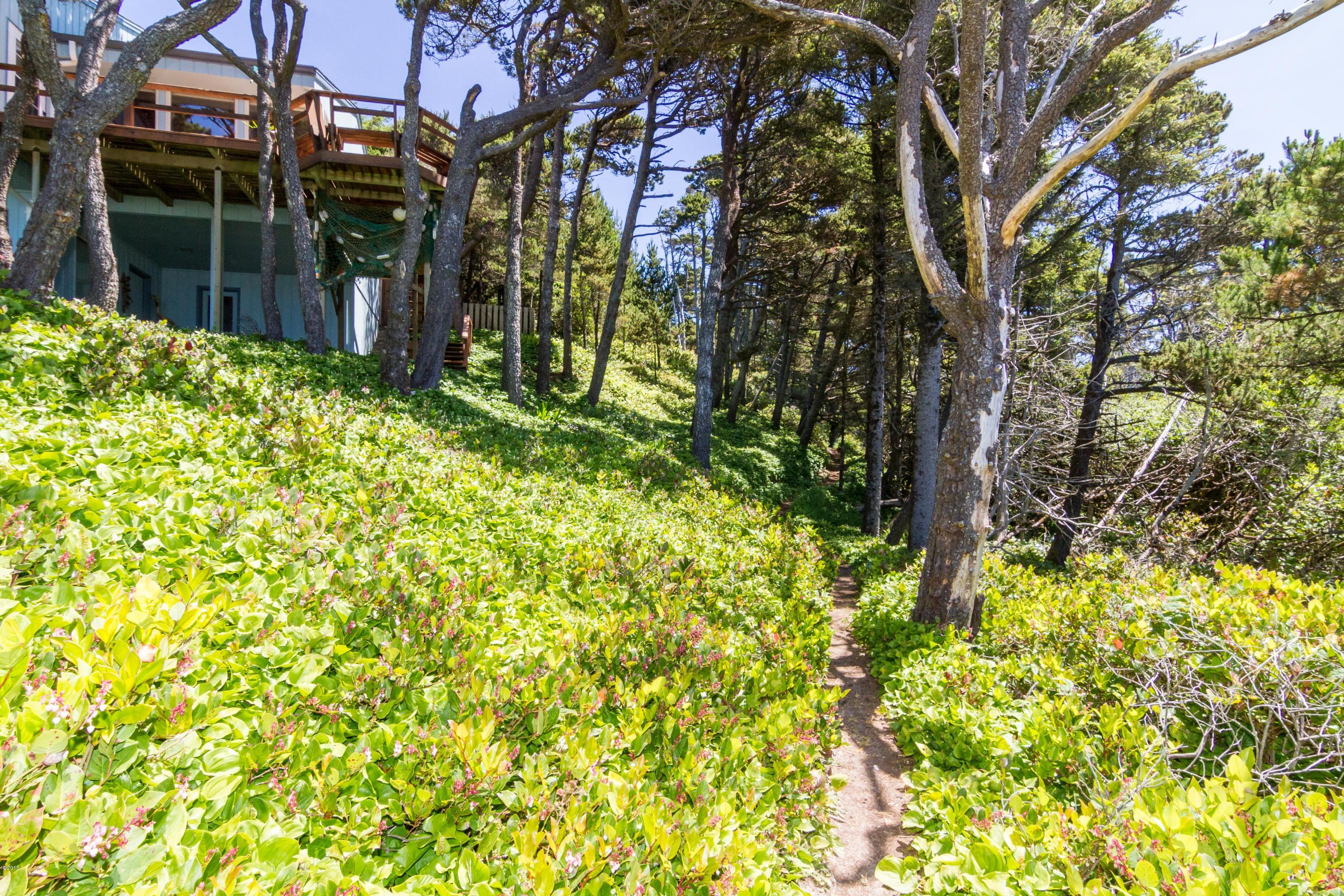 80 Ridge Place Depoe Bay, OR 97341 - Photo 18 of 36 Trail to Beach Access