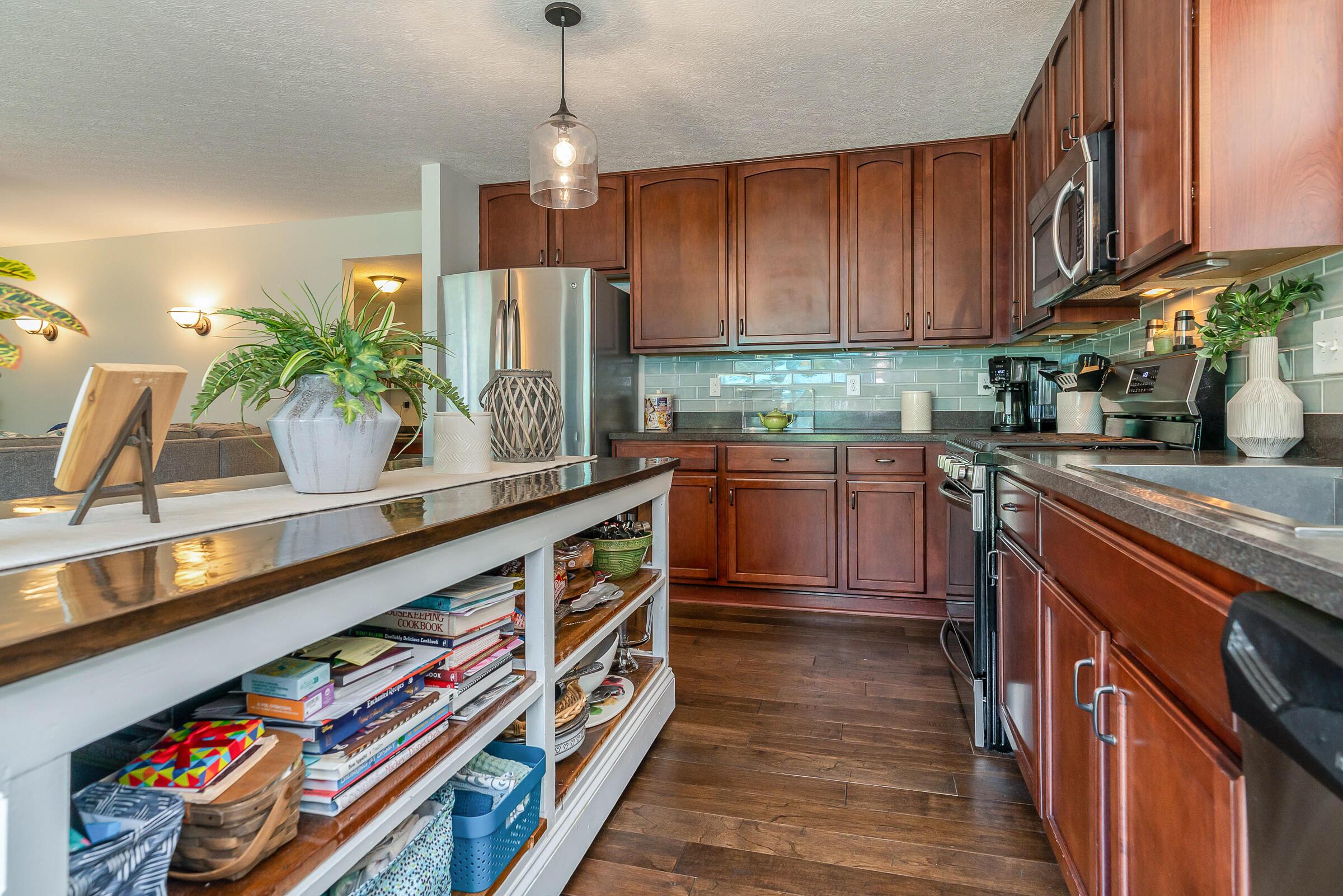 5782 Northup Road Dublin, OH 43016 - Photo 9 of 34 Kitchen