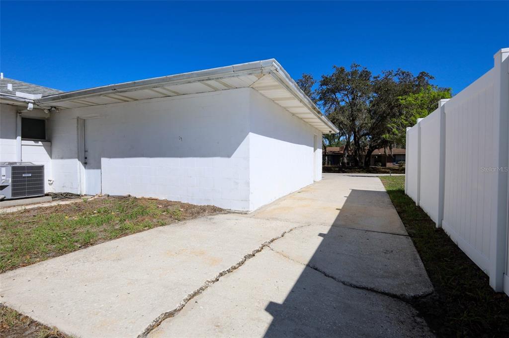 504 Ridgewood Street Altamonte Springs, FL 32701 - Photo 36 of 51 a view of a backyard
