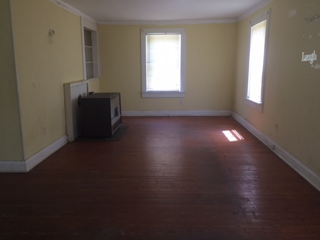 428 East Queen Street Pendleton, SC 29670 - Photo 3 of 12