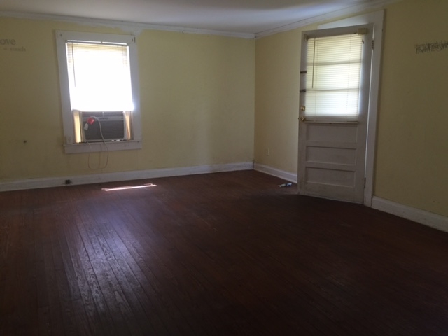 428 East Queen Street Pendleton, SC 29670 - Photo 4 of 12