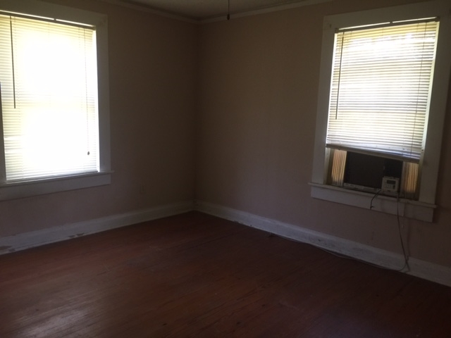 428 East Queen Street Pendleton, SC 29670 - Photo 8 of 12