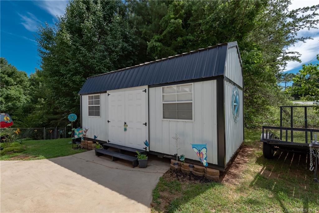 5512 Grace Chapel Road Hickory, NC 28601 - Photo 4 of 48 Gallery Image 4
