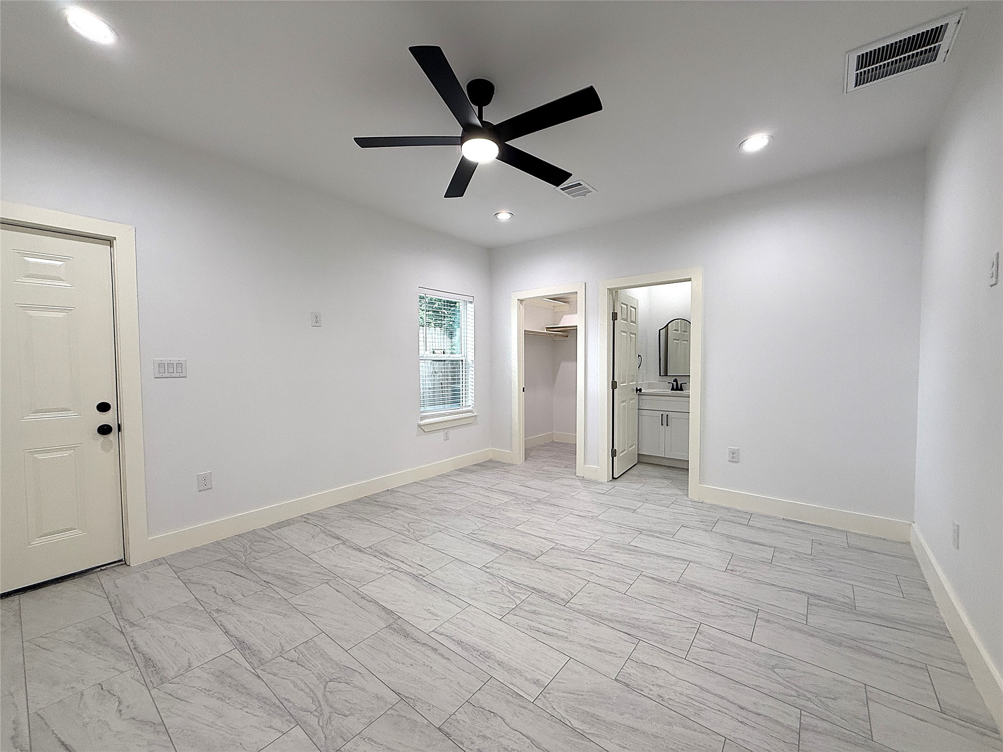 6708 Conley Street, Unit A Houston, TX 77021 - Photo 13 of 24 Primary bedroom