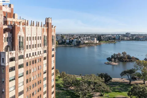 $849,000 | 492 Staten Avenue, Unit 1002, Oakland, CA 94610