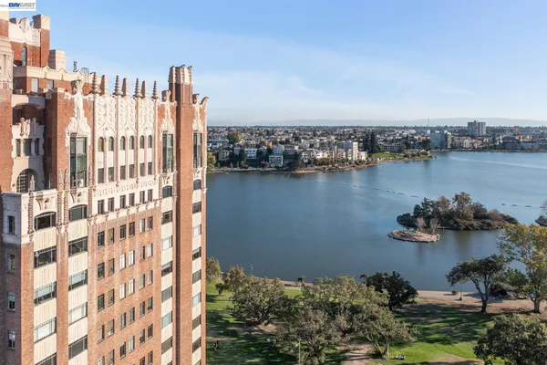 $849,000 | 492 Staten Avenue, Unit 1002, Oakland, CA 94610