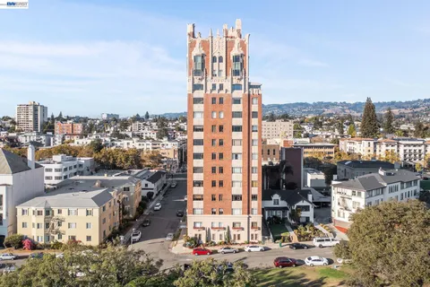 $849,000 | 492 Staten Avenue, Unit 1002, Oakland, CA 94610