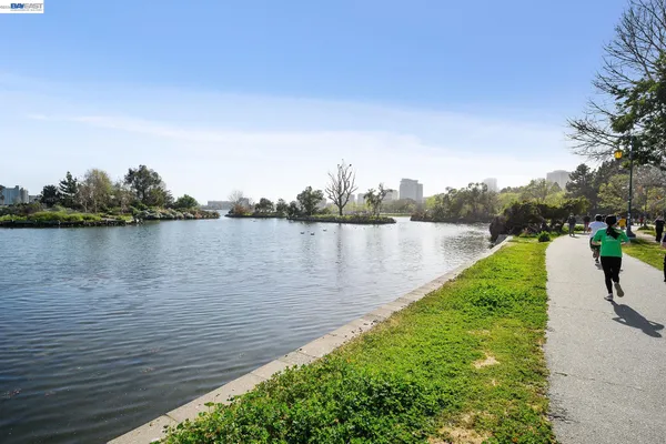 $849,000 | 492 Staten Avenue, Unit 1002, Oakland, CA 94610