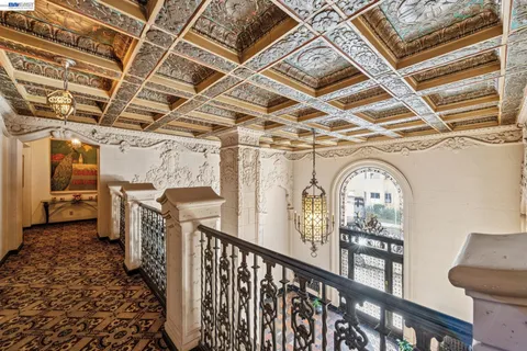 $849,000 | 492 Staten Avenue, Unit 1002, Oakland, CA 94610