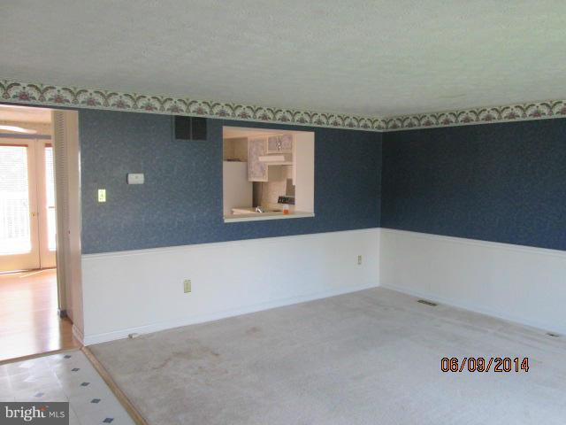 1313 Acorn Ridge Court Edgewood, MD 21040 - Photo 4 of 19 Living Room