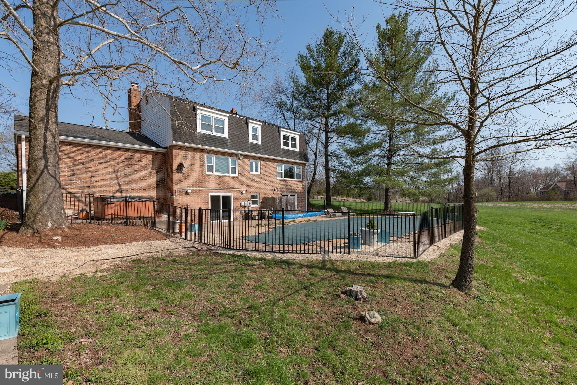 20627 Gleedsville Road Leesburg, VA 20175 - Photo 2 of 28 So much yard space!