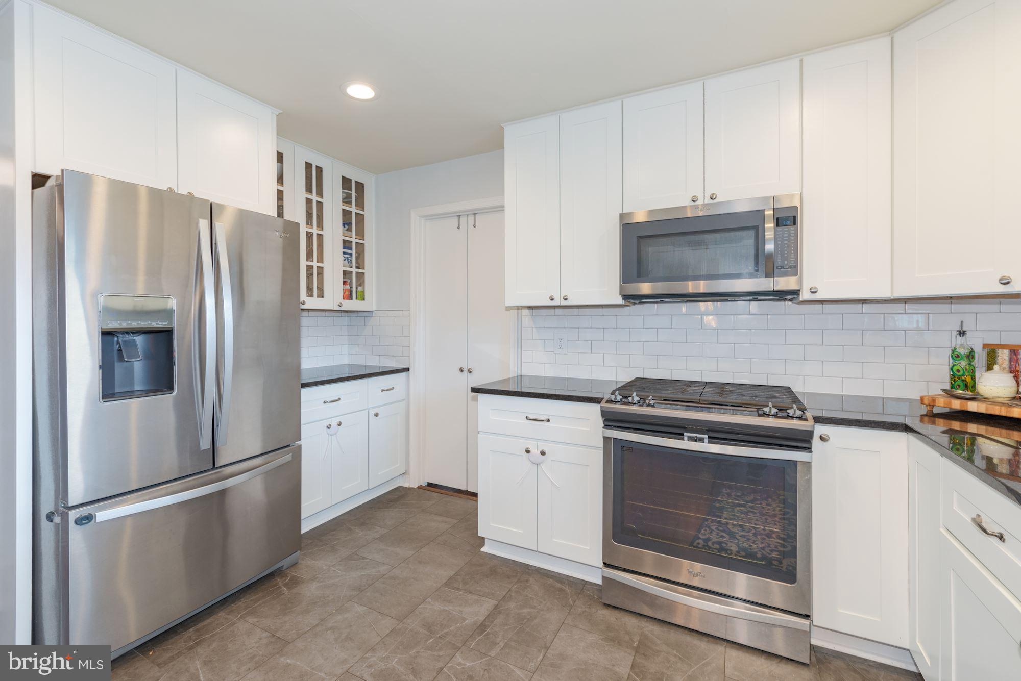 20627 Gleedsville Road Leesburg, VA 20175 - Photo 12 of 28 Gourmet Kitchen