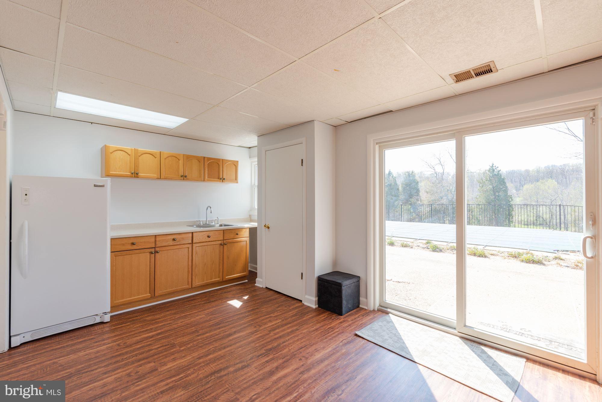 20627 Gleedsville Road Leesburg, VA 20175 - Photo 22 of 28 Bright Basement with Kitchenette