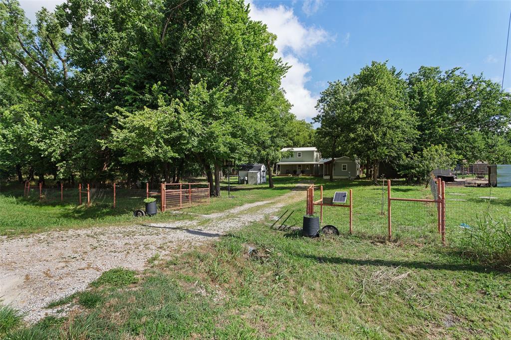 108 Blue Moon Court Springtown, TX 76082 - Photo 32 of 34
