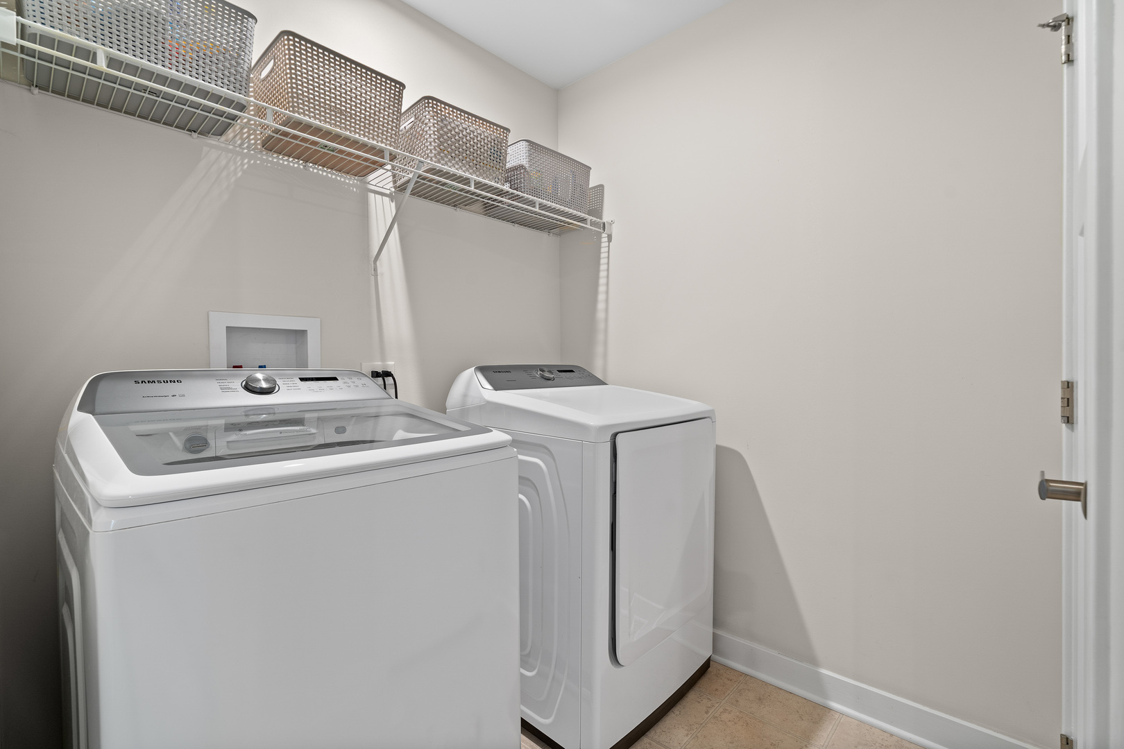 1053 Sears Circle Elburn, IL 60119 - Photo 20 of 31 a utility room with dryer and washer