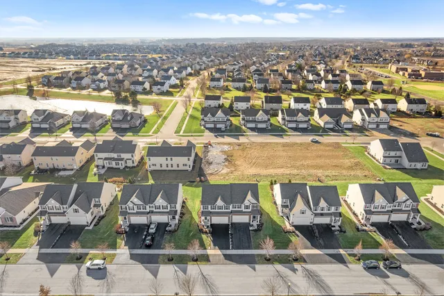 $399,990 | 1053 Sears Circle, Elburn, IL 60119