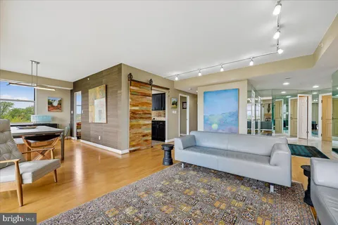$1,200,000 | 5000 Battery Lane, Unit 1003, Bethesda, MD 20814