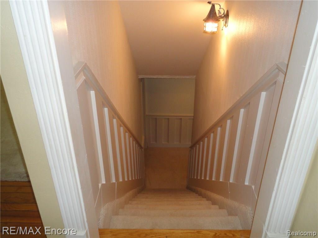 6435 Lahring Road Holly, MI 48442 - Photo 37 of 53 Stairs going to LL.jpg
