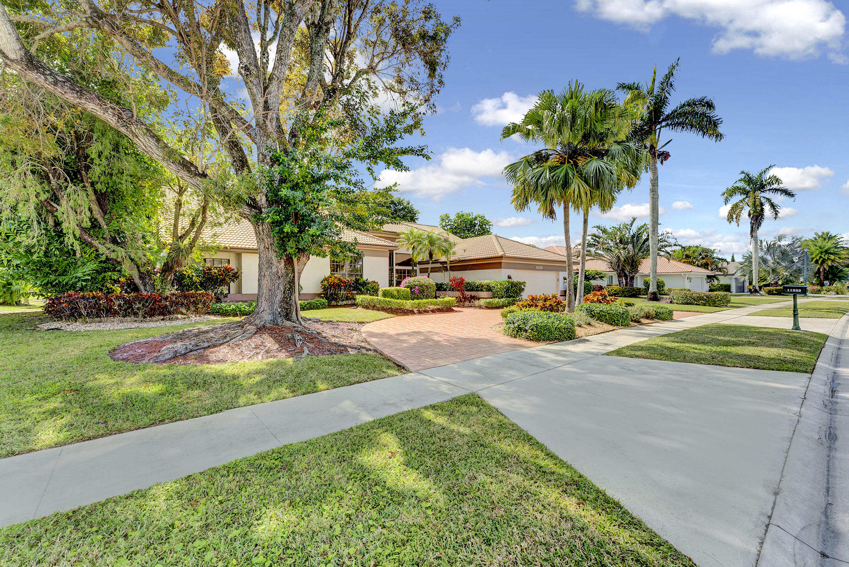 11229 Boca Woods Lane Boca Raton, FL 33428 - Photo 41 of 51 Sidewalk