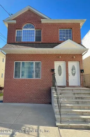 $958,888 | 29 Stanley Avenue | Tompkinsville