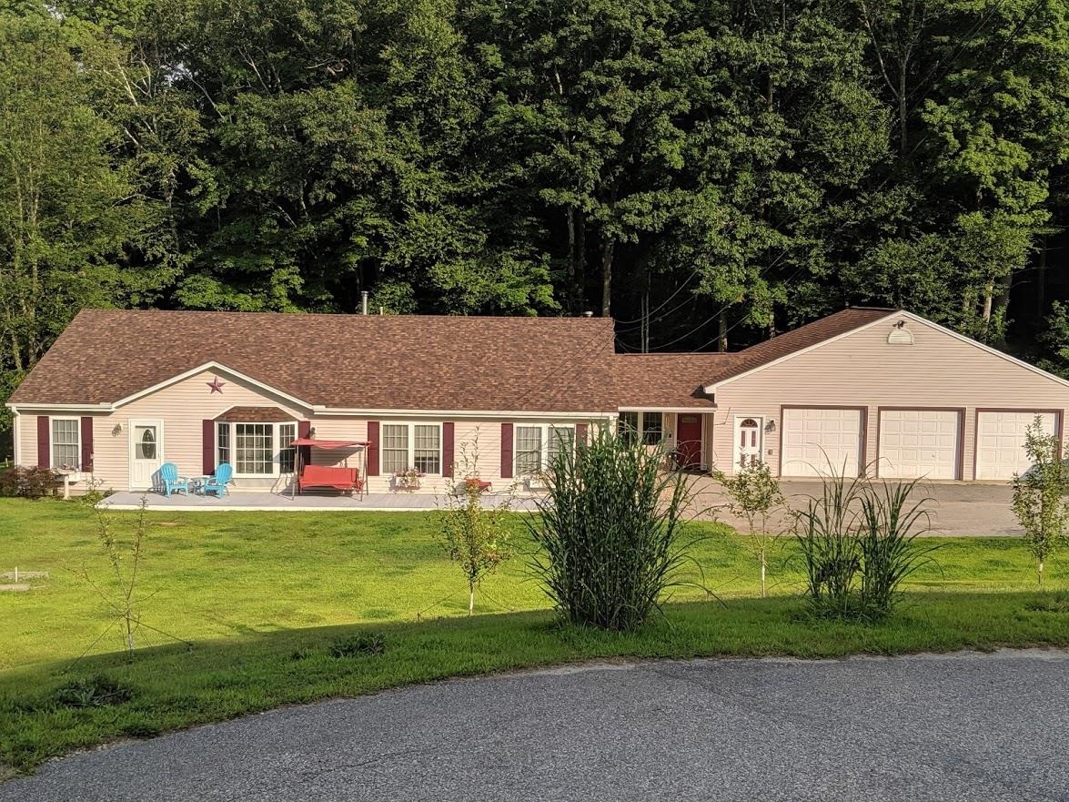 29 Nottingham Road Raymond, NH 03077 - Photo 1 of 30