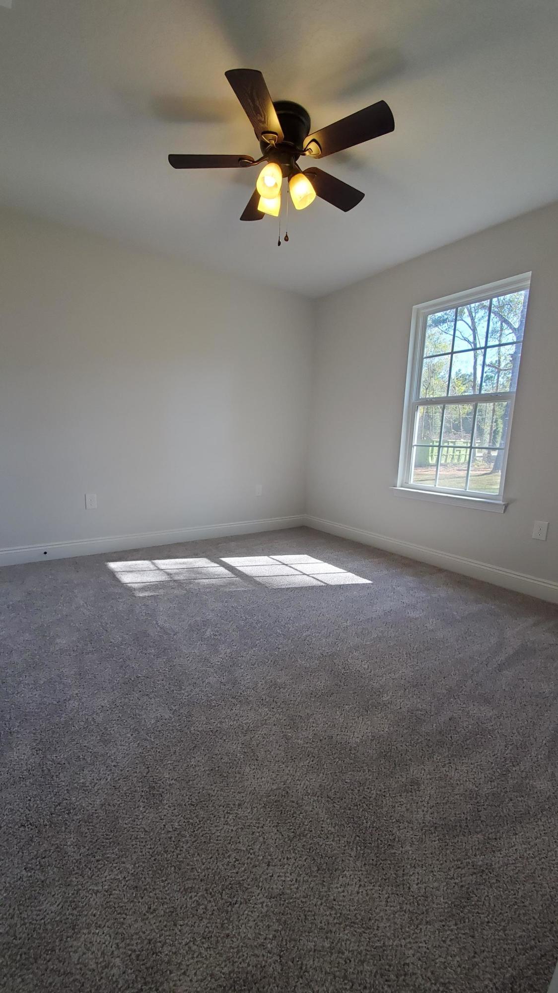 3177 Maple Street Crestview, FL 32539 - Photo 12 of 16 Guest Room