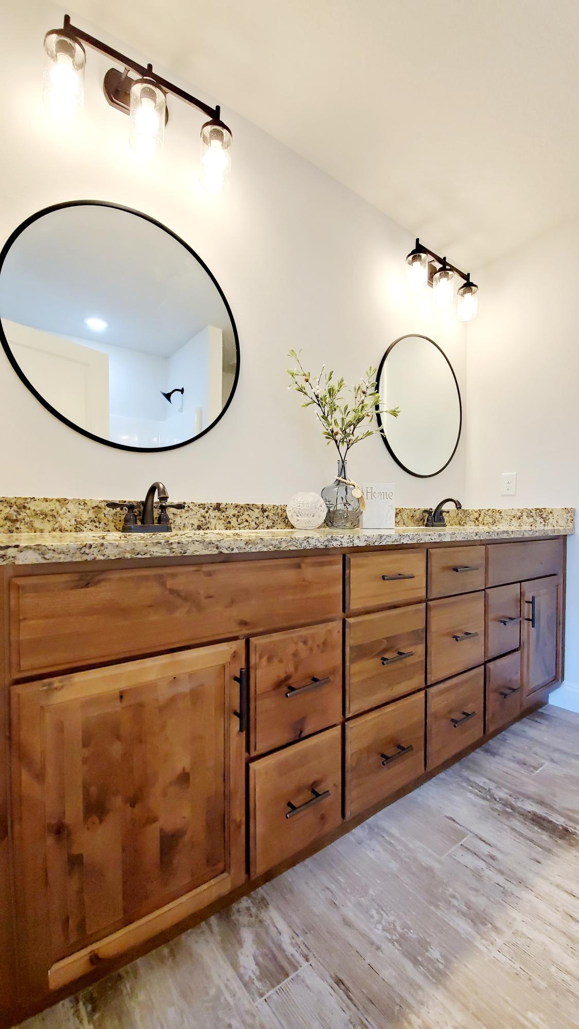 3177 Maple Street Crestview, FL 32539 - Photo 9 of 16 Master Bath