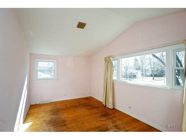 1084 Anthony Road Wheeling, IL 60090 - Photo 6 of 10