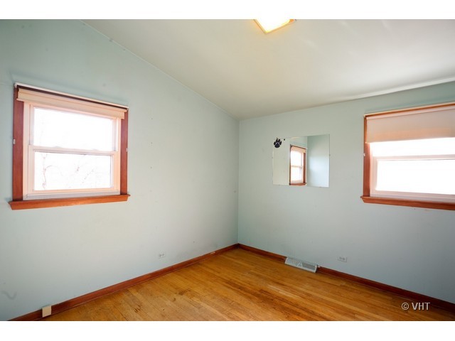 1084 Anthony Road Wheeling, IL 60090 - Photo 8 of 10