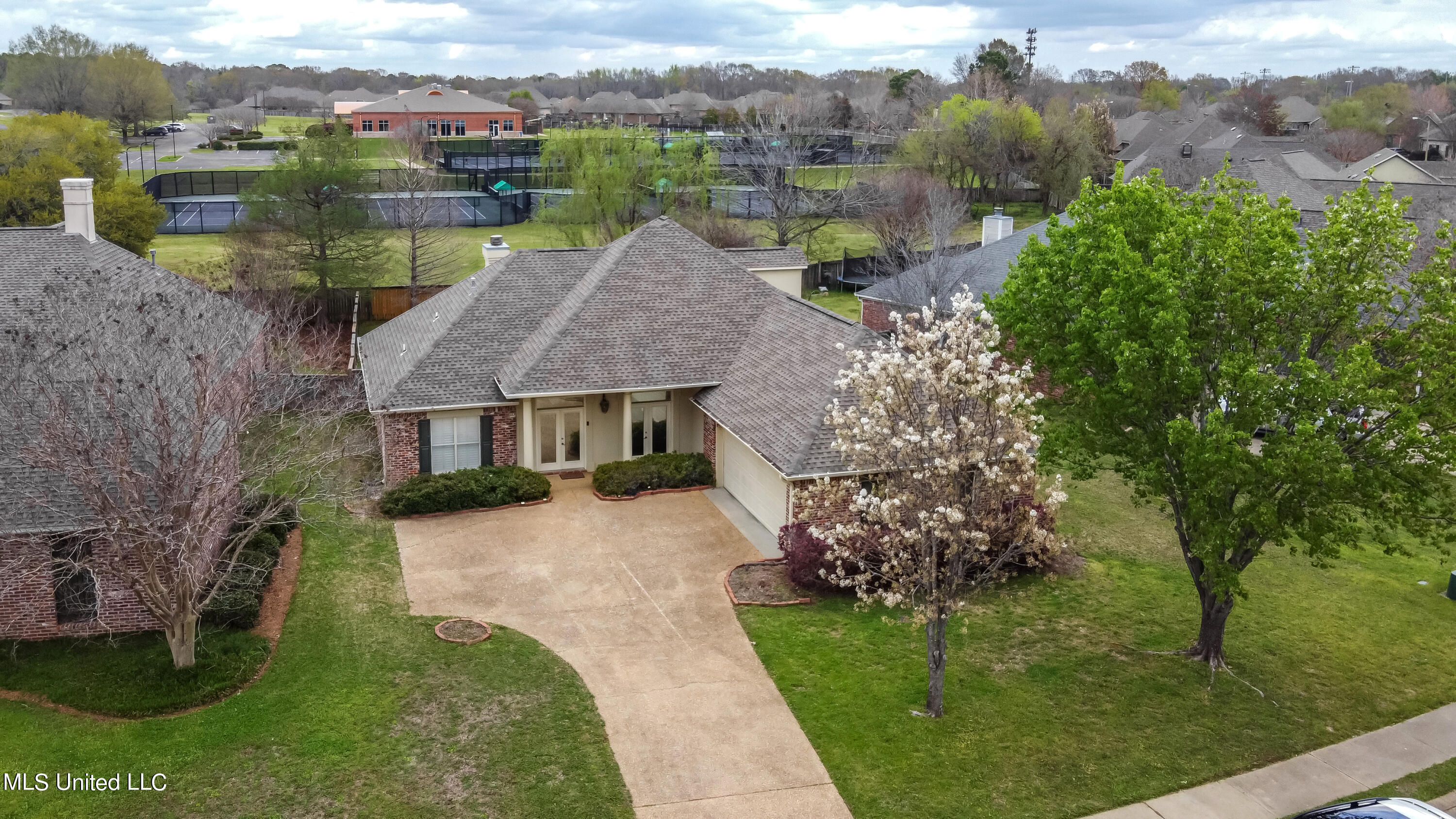 714 Danforth Dr drone