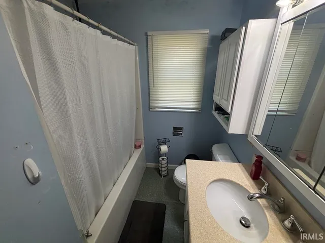 $87,900 | 3 Pond Street, Freelandville, IN 47535