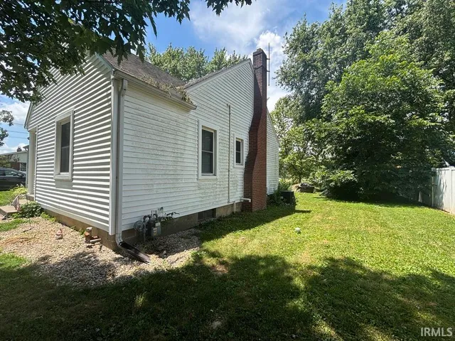 $87,900 | 3 Pond Street, Freelandville, IN 47535