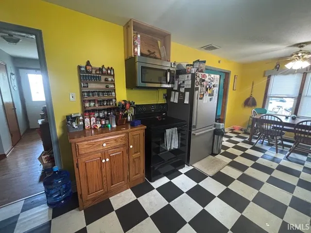 $87,900 | 3 Pond Street, Freelandville, IN 47535