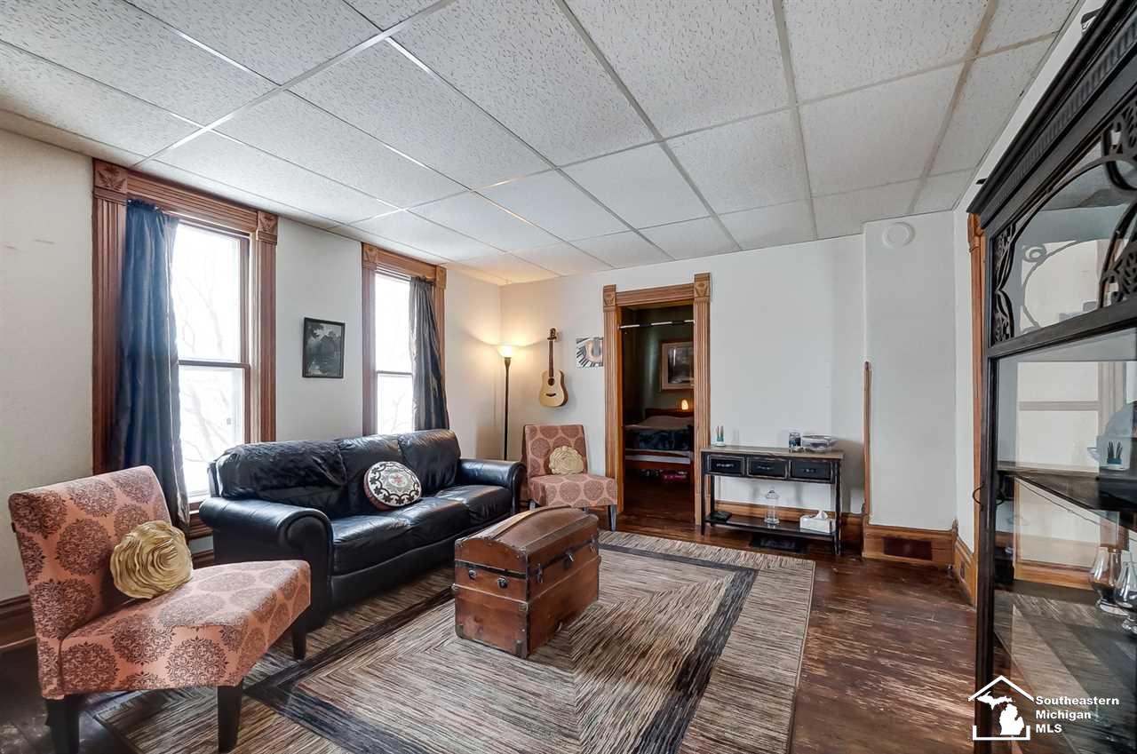 847 Laplaisance Road Monroe, MI 48161 - Photo 7 of 42 50004163-6.JPG