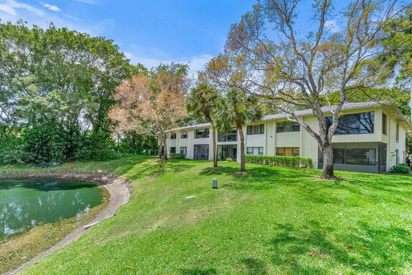 $79,900 | 22 Westgate Lane, Unit 22H, Boynton Beach, FL 33436