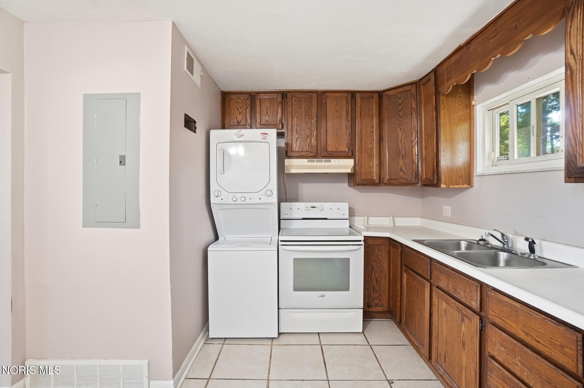 5129 Wissman Road Toledo, OH 43615 - Photo 11 of 34 054