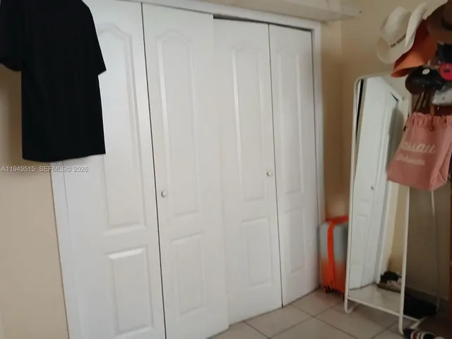 $2,000 | 606 West 81st Street, Unit 402, Hialeah, FL 33014