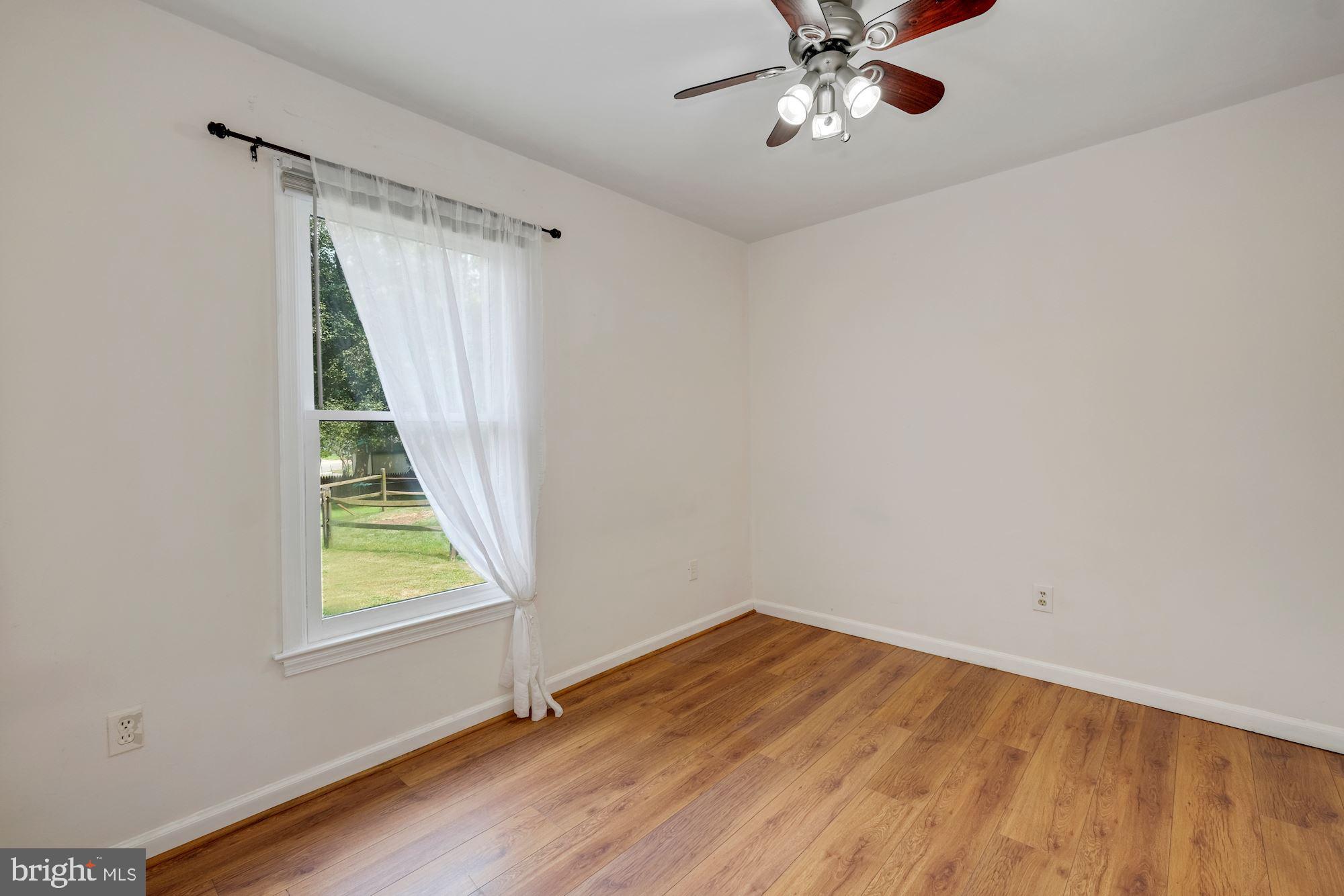 7260 Linden Tree Lane Springfield, VA 22152 - Photo 22 of 31 Secondary Bedroom