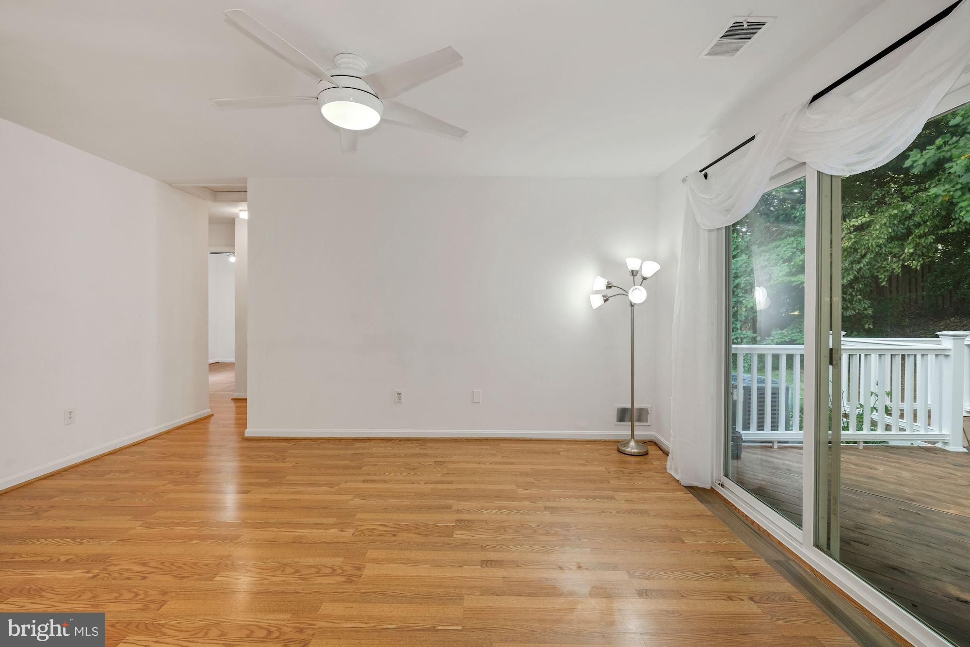 7260 Linden Tree Lane Springfield, VA 22152 - Photo 8 of 31 Living room