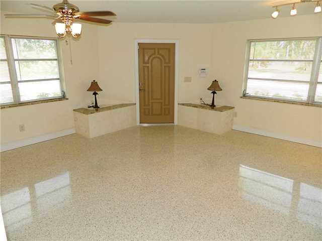 4639 Southeast Robertson Road Stuart, FL 34997 - Photo 5 of 21 Gallery Image 5