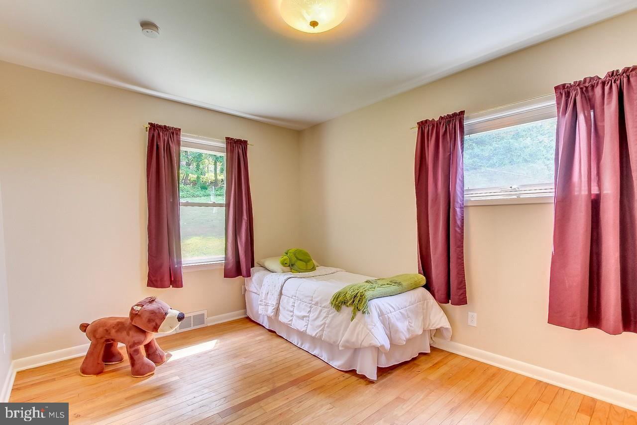 2185 Fineview Road York, PA 17406 - Photo 14 of 25 Gallery Image 14