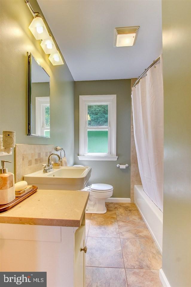2185 Fineview Road York, PA 17406 - Photo 16 of 25 Gallery Image 16