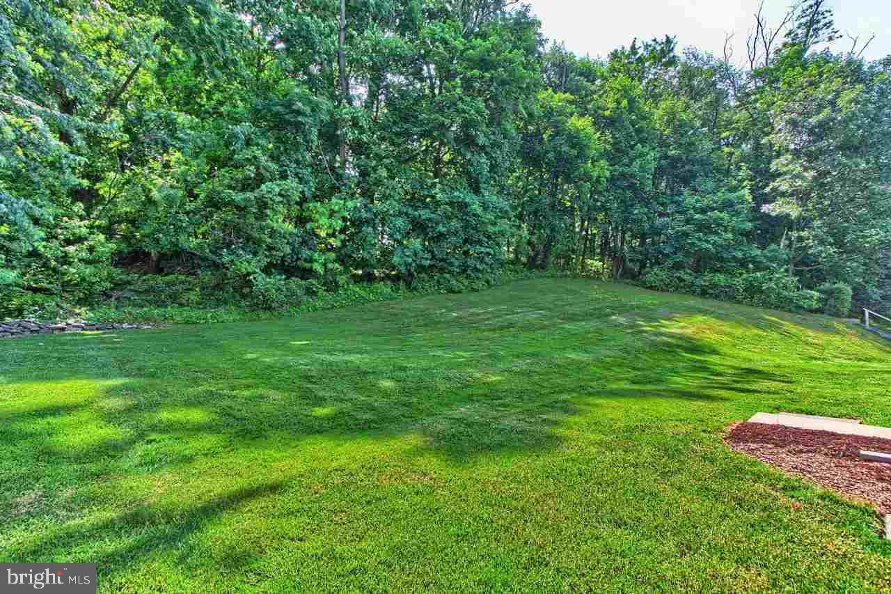 2185 Fineview Road York, PA 17406 - Photo 20 of 25 Gallery Image 20