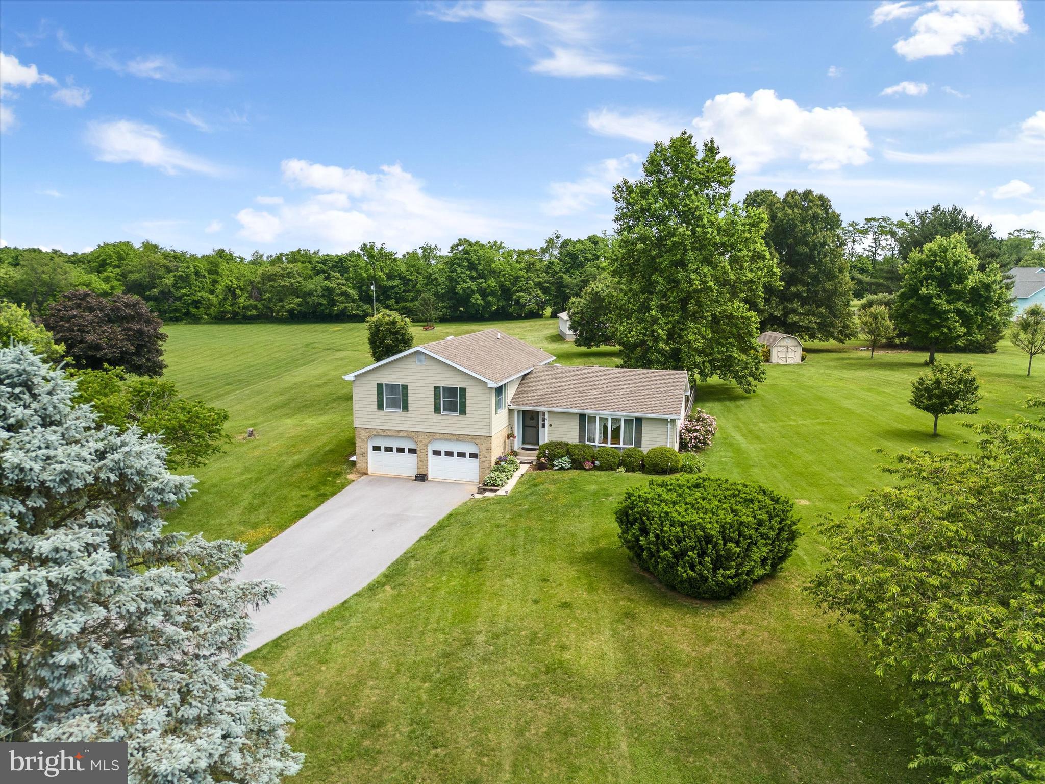 90 West Richwood Hall Ct  