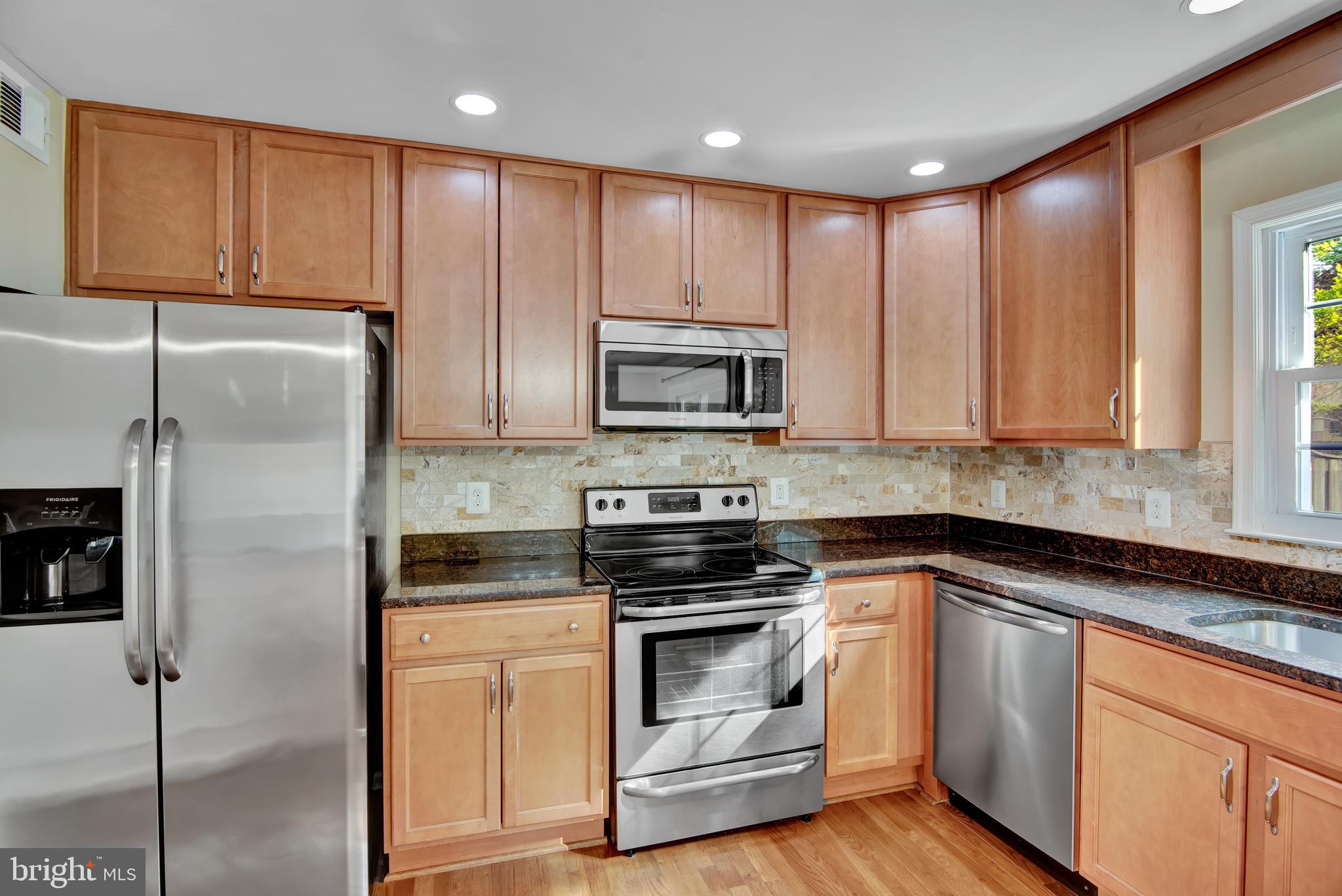 7772 Brandeis Way Springfield, VA 22153 - Photo 9 of 34 Kitchen